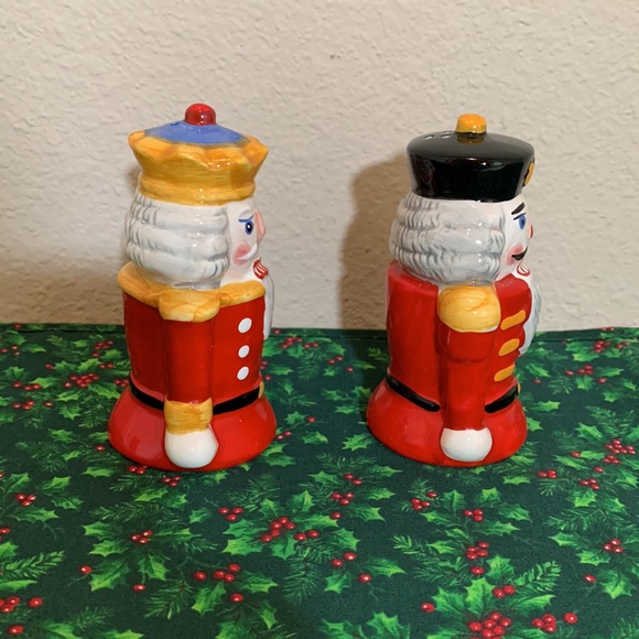 Vintage 1993 Nutcracker Salt & Pepper Shaker Set, VIB - Picture 2 of 9